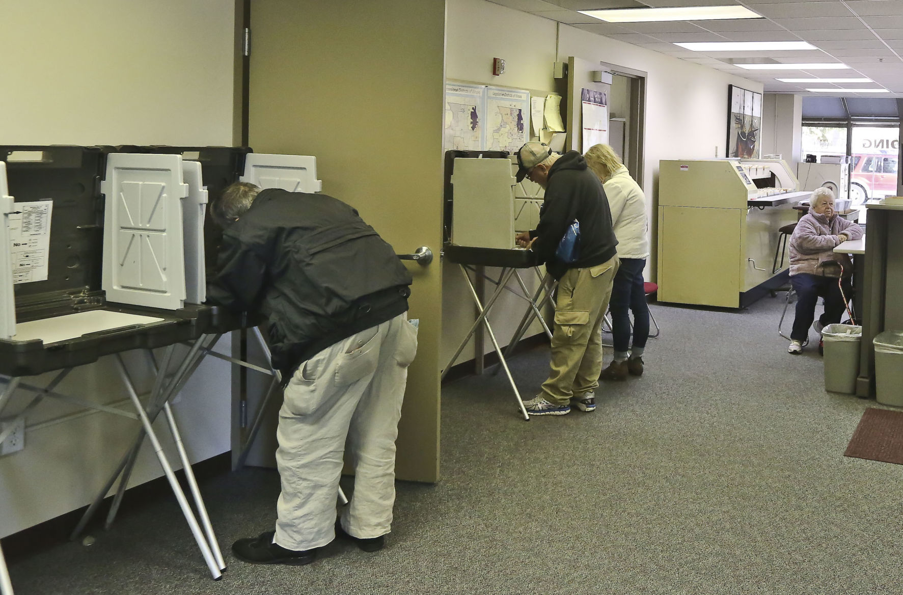 Voting_Early 3 10.11.18.JPG